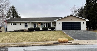 482 Lyman Ave, Womelsdorf, PA 19567 - photo 2