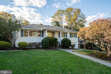 1438 Colleen Ln, McLean, VA 22101 - photo 6