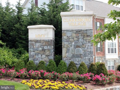 22839 Glacier Lily Dr, Clarksburg, MD 20871 - photo 2