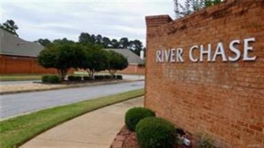 You will love the closeness of this neighborhood.
