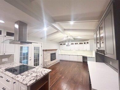 1409 Hillcrest St, Ennis, TX 75119 - photo 3