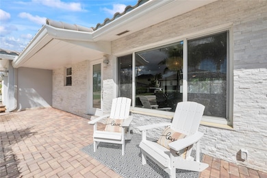 1009 SE 10th Ct, Deerfield Beach, FL 33441 - photo 3