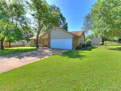 25136 Hickory Ln, Broken Arrow, OK 74014 - photo 2