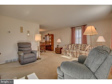 413 Sir Galahad Dr, Brookhaven, PA 19015 - photo 5