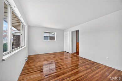 6902 Howdershell Rd, Hazelwood, MO 63042 - photo 7