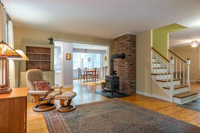 livingroom to kitchen