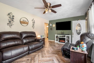 1750_5_LivingRm