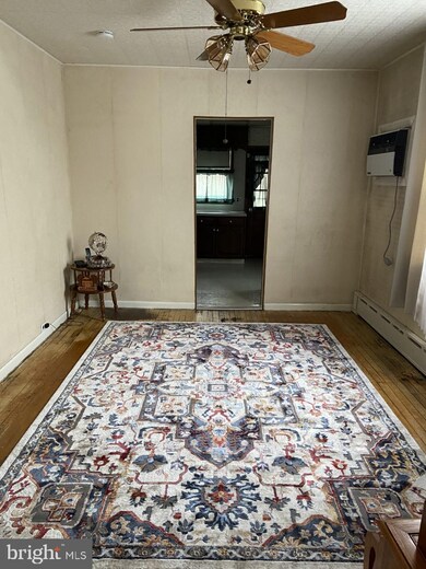 2757 Casimir St, Philadelphia, PA 19137 - photo 4