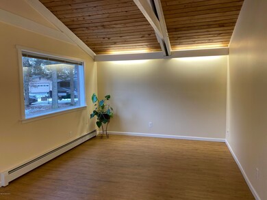 Main Level Interior (2)