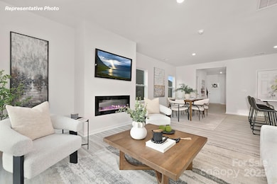 2058 10th St SE, Hickory, NC 28602 - photo 2