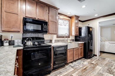 3202 Ben St, Burleson, TX 76028 - photo 4