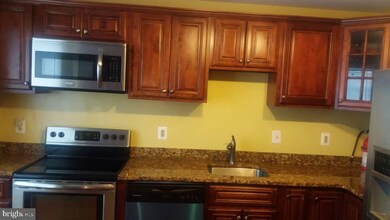 13116 Silver Maple Ct, Bowie, MD 20715 - photo 3