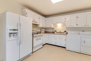 3710 Bluebird Ln, Rolling Meadows, IL 60008 - photo 5