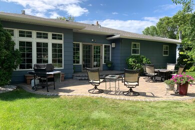 1010 Thomas Ave, Jamestown, ND 58401 - photo 4