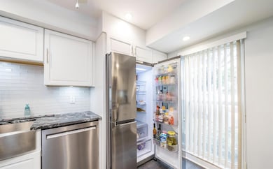 1814 Presidential Way unit 103, West Palm Beach, FL 33401 - photo 6