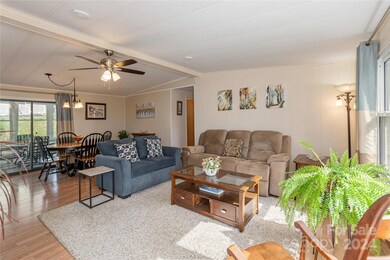 103 Cumberland Dr, Hendersonville, NC 28792 - photo 3