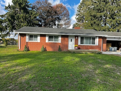 9030 Maplewood Dr, Berrien Springs, MI 49103 - photo 4