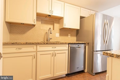 6558 Gildar St, Alexandria, VA 22310 - photo 5