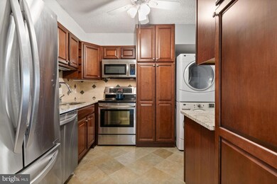 Lakeside Plaza Condominium unit 918, Baileys Crossroads, VA 22041 - photo 7