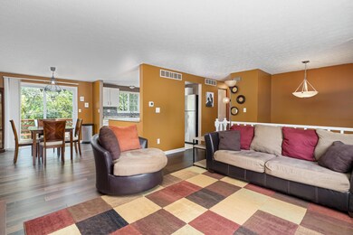 2880 Chatsworth Way_MLS_05