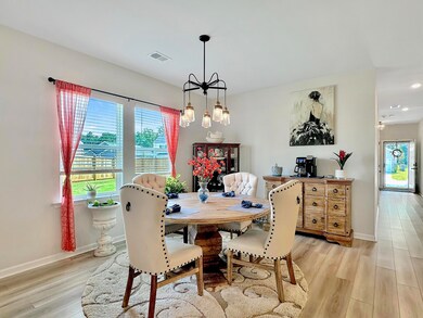 Dining area 1