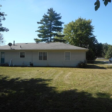 4726 Wheelock Rd, Fort Wayne, IN 46835 - photo 2