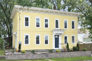 727 Roosevelt Ave, Pawtucket, RI 02860 - photo 2