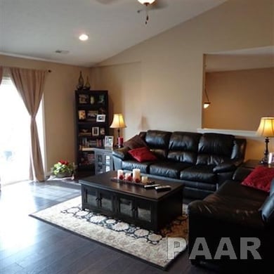 4531 N Tallgrass Ln, Peoria, IL 61615 - photo 4