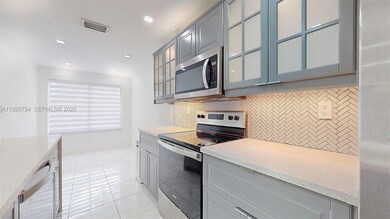 8212 NW 8th Place unit 2, Plantation, FL 33324 - photo 5