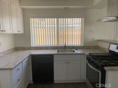 17082 Evergreen Cir unit C, Huntington Beach, CA 92647 - photo 6