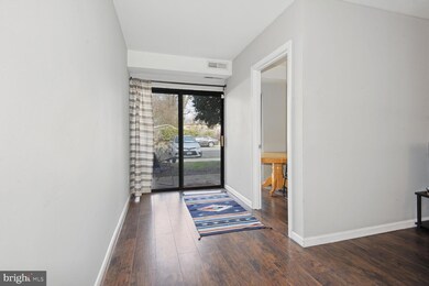 10725 West Dr unit 101, Fairfax, VA 22030 - photo 3