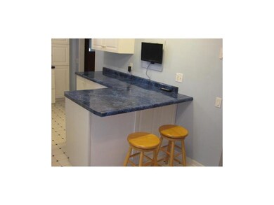 Breakfast Bar. Handy spot for dining or snacks