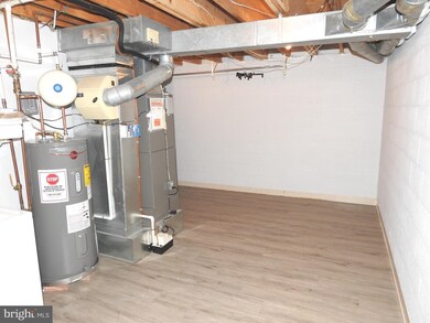 5135 W Woodmill Dr, Wilmington, DE 19808 - photo 5