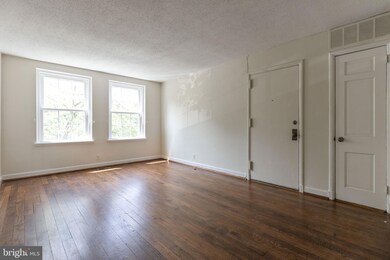 4811 29th St S unit A2, Arlington, VA 22206 - photo 3