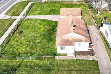 34038 Caseville Ct, Westland, MI 48186 - photo 3