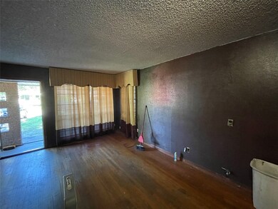 10109 Bretton Dr, Houston, TX 77016 - photo 6