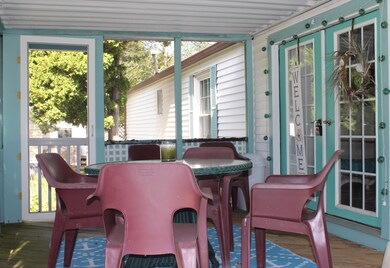Int Side Porch