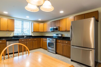 33 Barrett St, Manchester, NH 03104 - photo 2