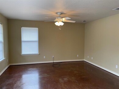403 W Brady St unit 401, Decatur, TX 76234 - photo 2