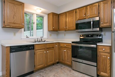 102 Berkshire Rd Portland ME-large-012-0