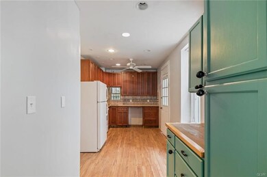 218 N 7th St, Allentown, PA 18102 - photo 6