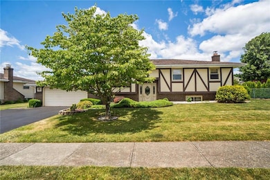 4511 Nile Dr, Whitehall, PA 18052 - photo 2