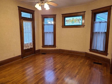 1010 E 9th Ave, Winfield, KS 67156 - photo 5