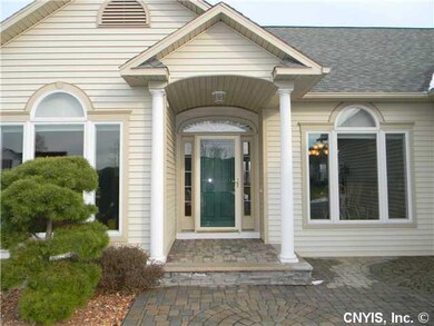 Exterior Front Maintance free and ready to move in