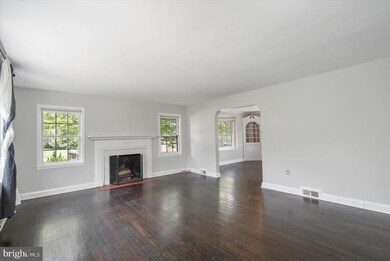 8141 Glen Gary Rd, Towson, MD 21286 - photo 6