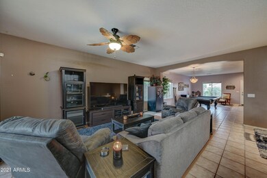 12171 W Dreyfus Dr-7