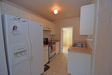 NICE KITCHEN!
