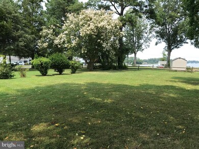 715 Shore Dr, Colonial Beach, VA 22443 - photo 3