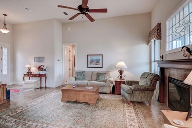 109 Sequoya Dr, Gainesville, TX 76240 - photo 5