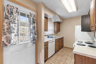 1621 Elderslee Rd, Pittsburgh, PA 15227 - photo 7